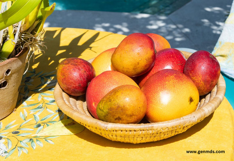 Fruit Mangoes have many important health benefits For You