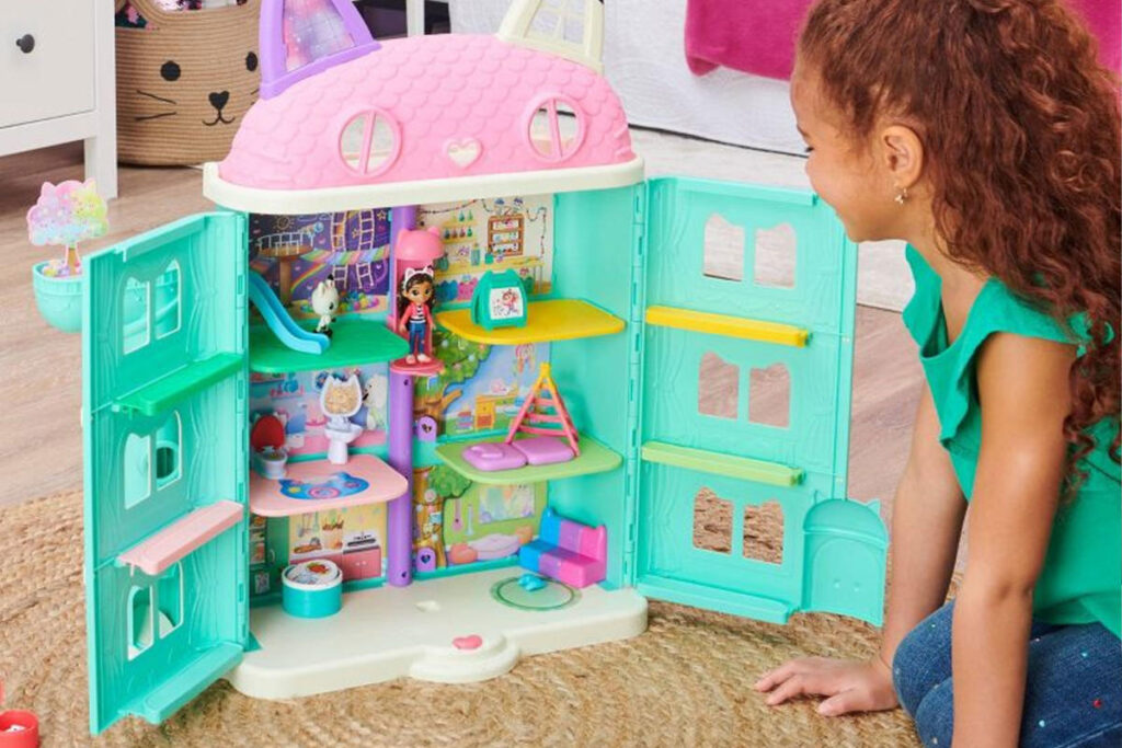 The Benefits Of Investing In A Doll House For Your Child