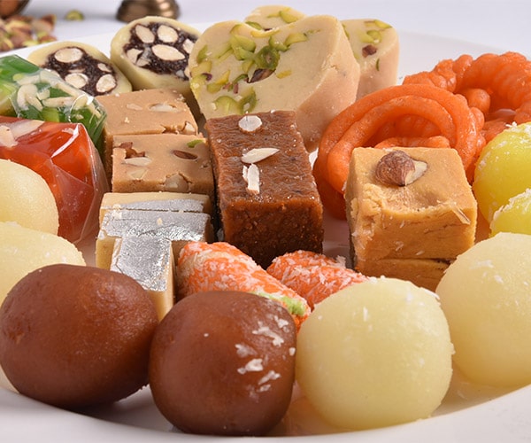 Tips to Send Sweet Wishes with Cake Delivery Services in Pakistan