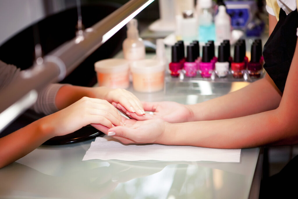 nail salon in dubai