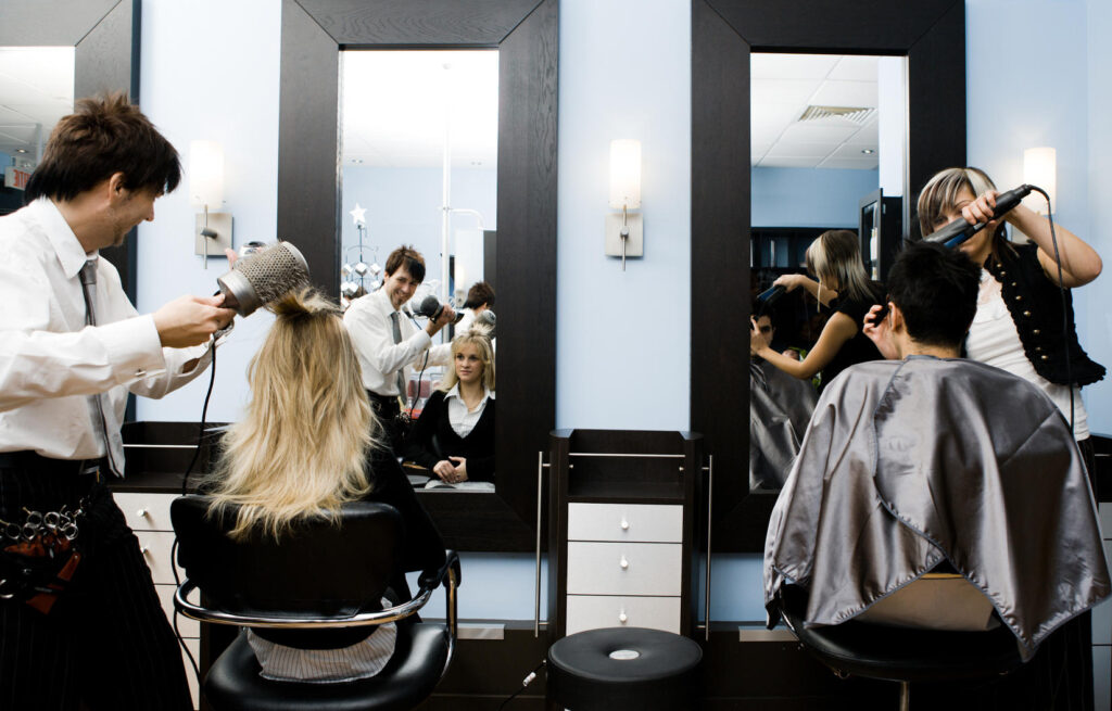 CHOOSING THE RIGHT HAIR SALON IN BRADFORD