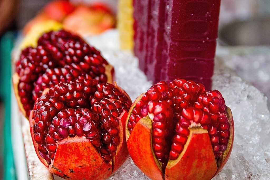Pomegranate Juice For Men: 7 Health Benefits