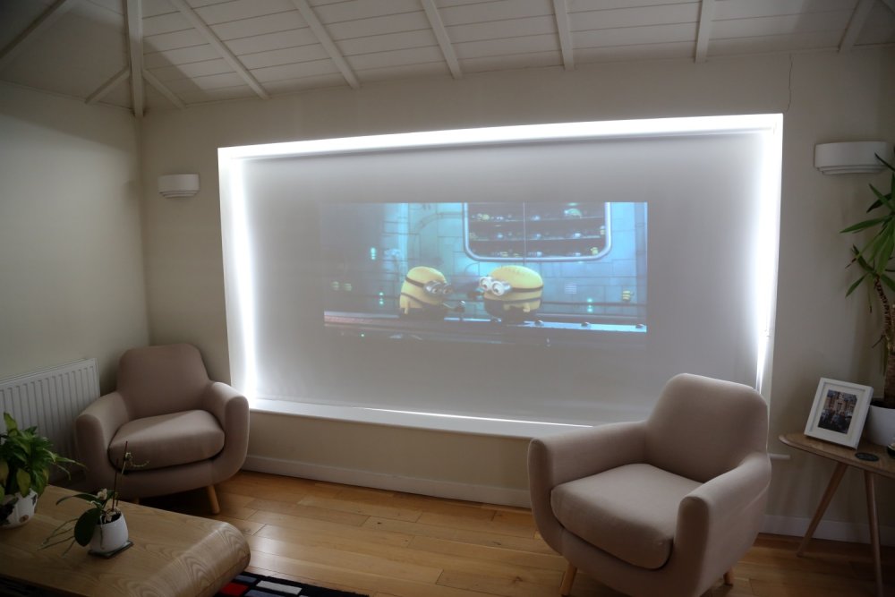 Roll Projector Screens