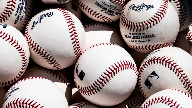 how many baseballs are used in a mlb game